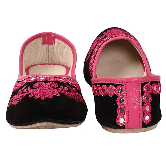 Women Jutti Velvet Belle Juti Mojari Shoe